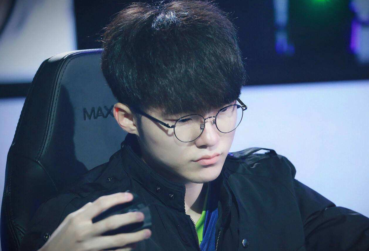 英雄联盟比赛：输了比赛，竟有粉丝追到网易云音乐去骂？